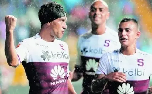 Christian Bolaños en el Saprissa, la foto de portada que eligió FIFA (Foto: Imago Images)