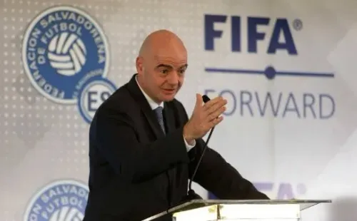 Infantino visitó en febrero El Salvador para conocer de cerca a la federación.