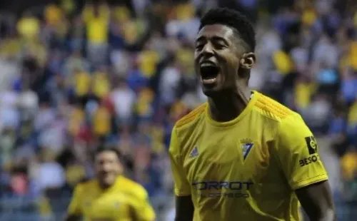 Anthony Lozano anotó 10 goles en la temporada para que el Cádiz lograra el ascenso.