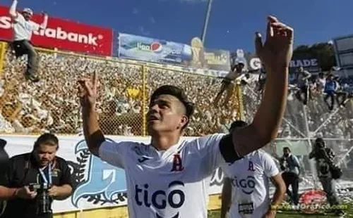 Fito buscará volver a ser campeón con la camisa de Alianza. (Twitter)