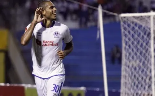 Hernández sería el que más posibilidades tiene de ser titular.