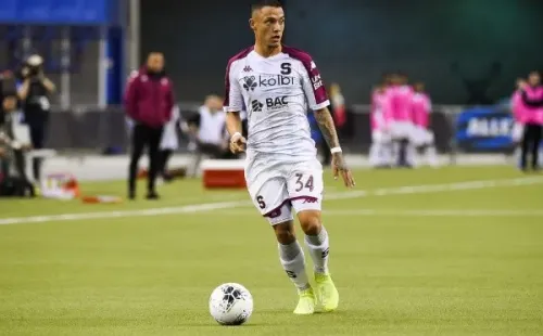 Cortés sufrió la rotura de ligamento cruzado de su rodilla izquierda.