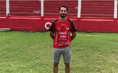 André Solórzano con la camiseta de Sacachispas