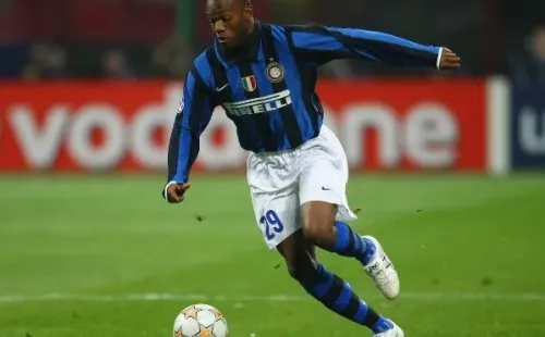 David Suazo en un partido de Champions con el Inter de Milán. (Foto: Gettyimages)
