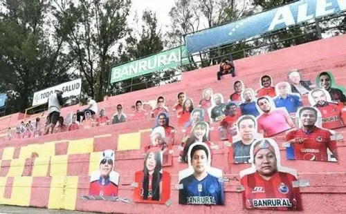 'Afición' en la victoria 2-1 de Municipal contra Guastatoya.