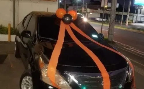 El auto regalado a 'Pelé' Zapata (Foto: ElSalvador.com)