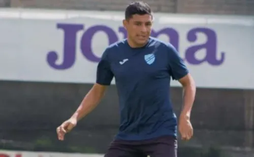 Roberto Domínguez, defensa central salvadoreño.