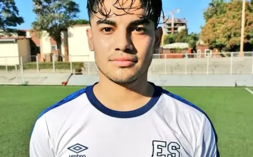 Gilbert Fuentes, de 18 años, se desempeña como mediocampista ofensivo.