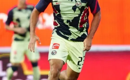 Antonio Chucho López con la camiseta del América. Foto: Twitter / América