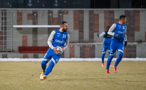 Alfredo Mejía es una de las novedades en la convocatoria de la bicolor.