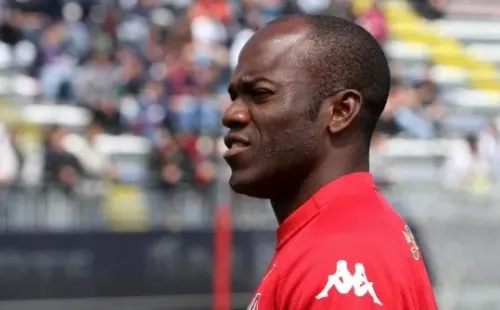 CAGLIARI, ITALY - APRIL 27: David Suazo looks on  during the Serie A match between Cagliari Calcio and Parma FC at Stadio Sant'Elia on April 27, 2014 in Cagliari, Italy.  (Photo by Enrico Locci/Getty Images)-Not Released (NR)