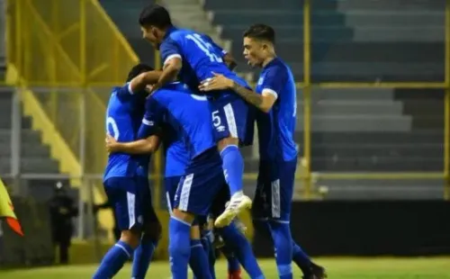 El Salvador está obligado a golear para dejar atrás el empate ante Montserrat. (Fesfut)
