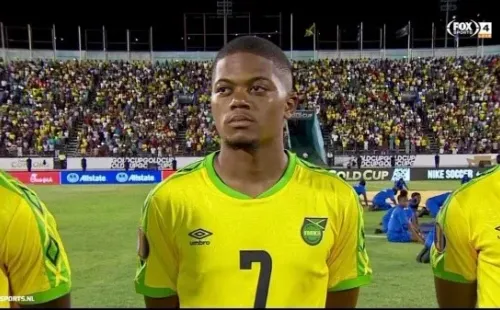 Leon Bailey con la Selección de Jamaica
