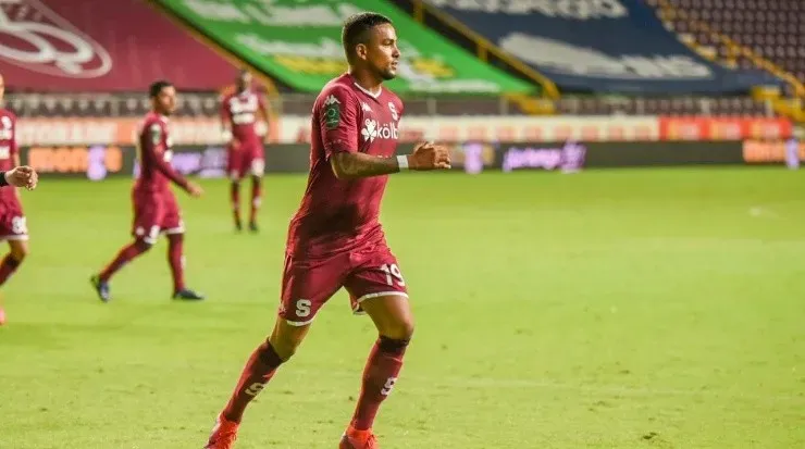 Zamora estuvo muy lejos de cumplir con las expectativas de los aficionados Morados. (Teletica)