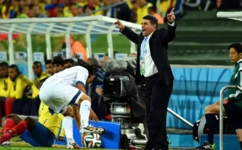 Luis Fernando Suárez dirigiendo a Honduras / Foto: Getty
