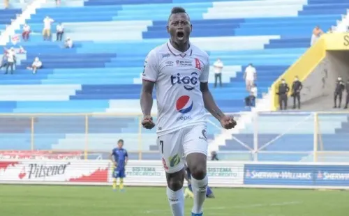 Riasco lleva un solo partido con la camiseta de Alianza y ya anotó tres goles. (Diario AS)