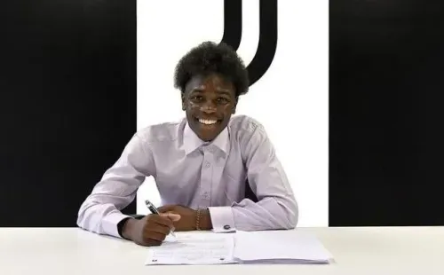 Joseph Ruiz dejó Anderlecht y es nuevo futbolista de la Juventus.