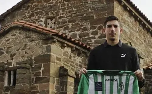 Ryduan Palermo con la camiseta del Lenense (Foto: Fernando Rodríguez)