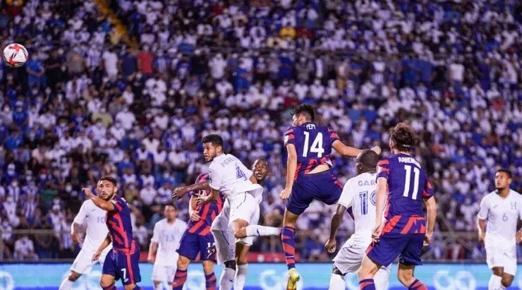 Para el partido contra EEUU estaban habilitados 18 mil personas, pero había más de 30 mil.