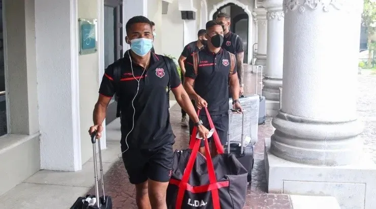 Alajuelense llega a Guatemala (LDA Oficial)