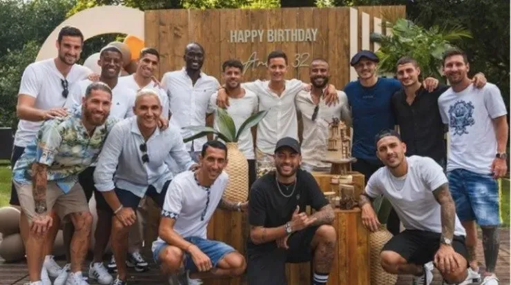 La foto que aumenta la polémica en el PSG.