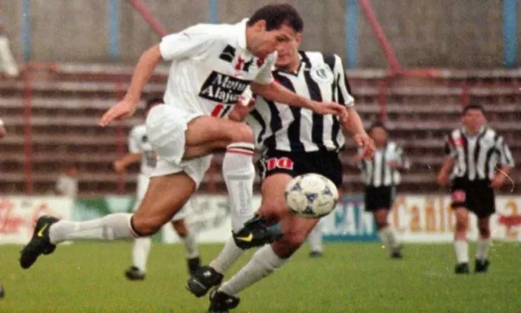 Luis Marín, LDA contra Diriangén de Nicaragua, 1997 (Foto: Diario La Nación, CR)