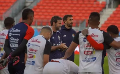 Panamá durante el reconocimiento de cancha (FEPAFUT)