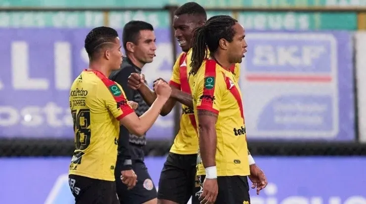 Herediano marcha firme como líder del torneo (CSH Oficial)