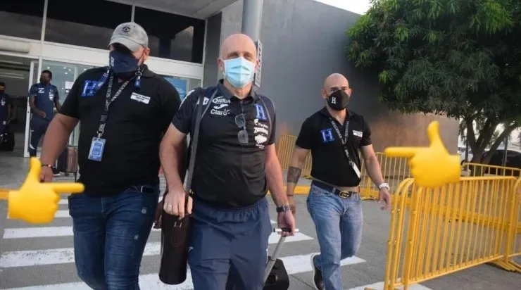 Coito fue escoltado por guardaespaldas cuando llegó a Honduras.