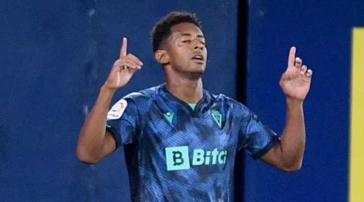 Choco Lozano viene de meter un triplete y ser fundamental en la victoria del Cádiz.