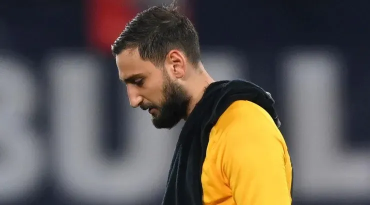Donnarumma se fue molesto, pese haber atajado un penal. (Getty Images)