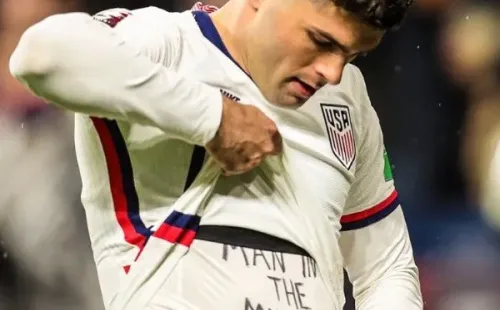 “El Hombre en el espejo”, el mensaje de Pulisic para Ochoa. (Getty Images)