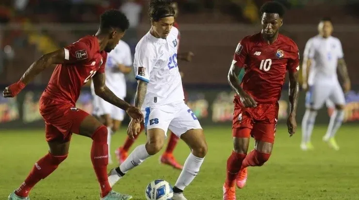 El Salvador cayó después de haber tenido dos subidas continuas.