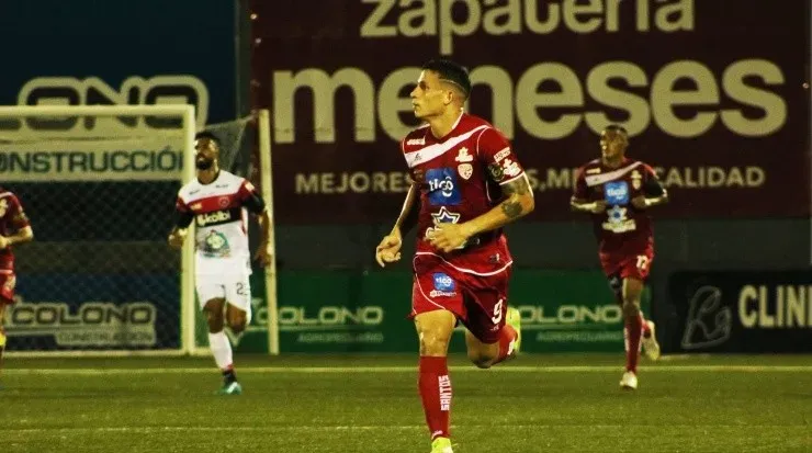 Luis Paradela fue el mejor jugador del Santos en el juego de ida (Santos Oficial)