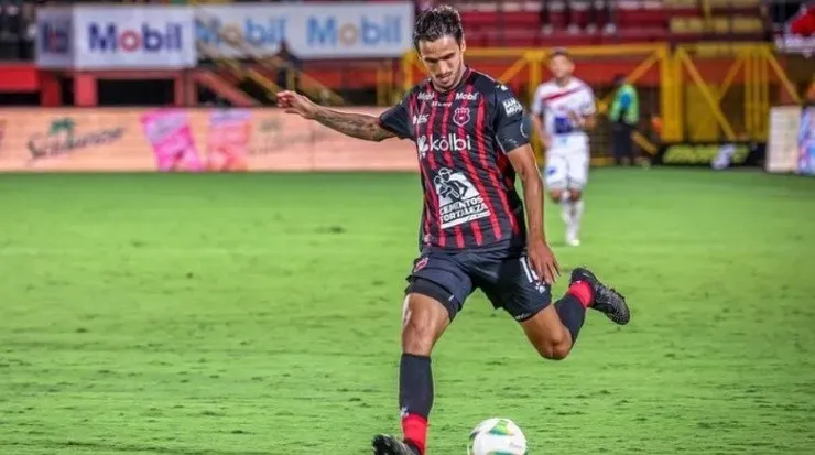 Bryan Ruiz, capitán de Alajuelense (LDA Oficial)