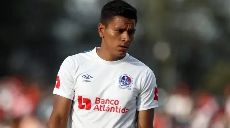 Moya actualmente se entrena en el Olimpia.