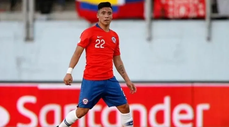 Es el 10 de esta selección chilena.