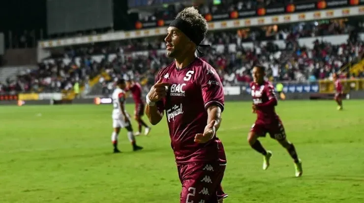 Saprissa dio el primer golpe y ahora falta el juego en casa manuda (Saprissa Oficial)
