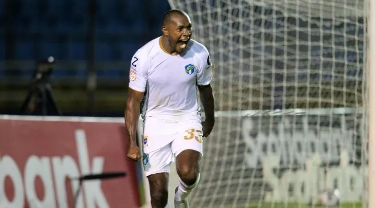 Marcó un triplete en la final de la Liga Concacaf.