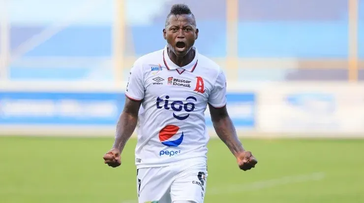 Riascos es el delantero con mejor promedio de gol en la región.