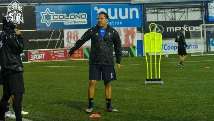 Tras cerrar el Apertura fuera de los últimos puestos, Amarini Villatoro ya comenzó a moldear el plantel del Pérez (Pérez Zeledón)