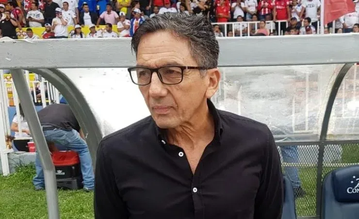 Salomón Nazar está reestructurando a un Victoria que finalizó antepenúltimo el Apertura (Diario Más)