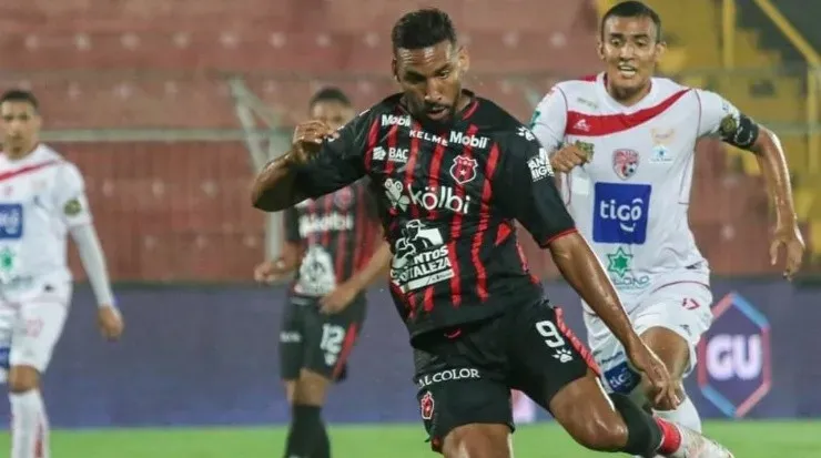 Marcel Hernández no tampoco entrenó este miércoles con el equipo (LDA Oficial)