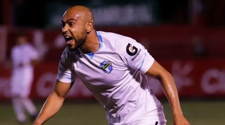 Alexánder Robinson es la segunda baja de los cremas tras el Apertura 2021