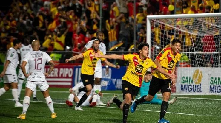 Herediano celebrando gol en la final ante Saprissa (CSH Oficial)