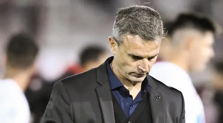 Pablo Lavallén se perderá el primer partido con Olimpia.