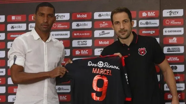 En enero de 2021 Marcel fue el fichaje bomba de alajuelense (LDA Oficial)