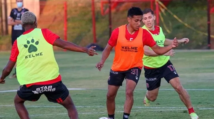 Israel Escalante se entrenó este martes en el CAR (LDA Oficial)