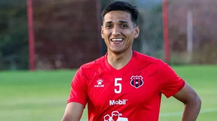 Escalante se muestra muy feliz en Alajuelense.