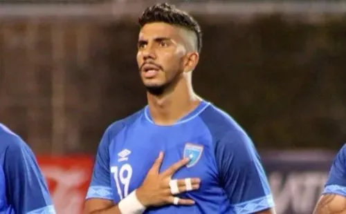 Gerardo Gordillo con la camiseta de Comunicaciones